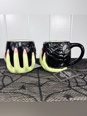 NEW Cobwebs & Cauldrons Witch Hands Spiderwebs Halloween Mugs